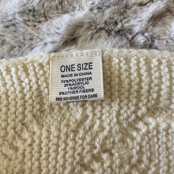 Tantrums Cream Turtleneck sweater pancho/vest, one size fits all - Picture 7 of 8